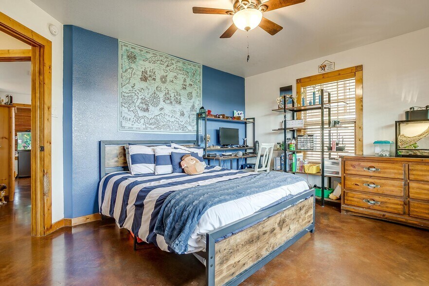 More Photos Of 6212 FM 933, Blum Warehouse For Sale