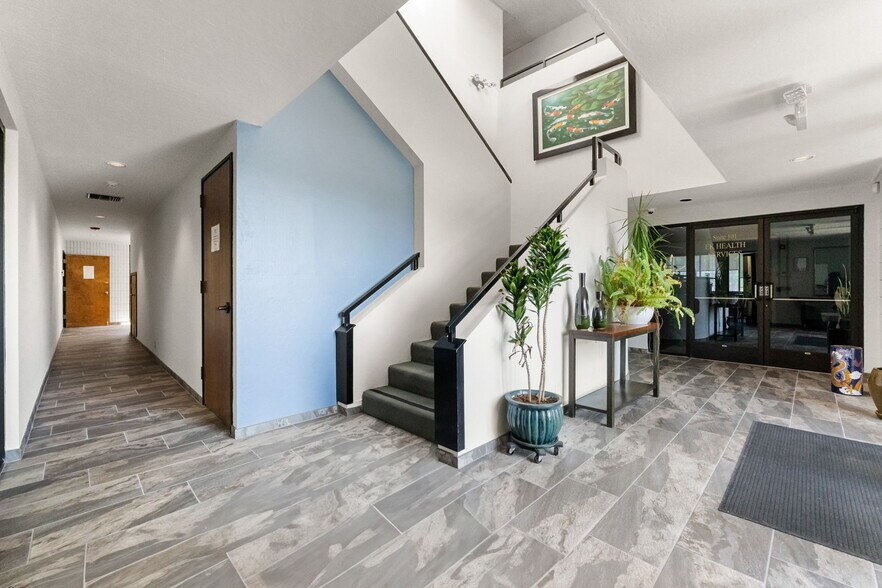More Photos Of 992 S De Anza Blvd, San Jose Office For Lease