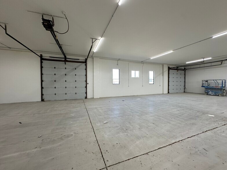 More Photos Of 9361 Seward Rd, Fairfield Warehouse For Lease
