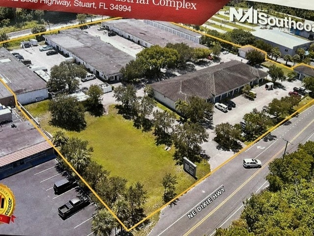 More Photos Of 50 NE Dixie Hwy, Stuart Warehouse For Lease