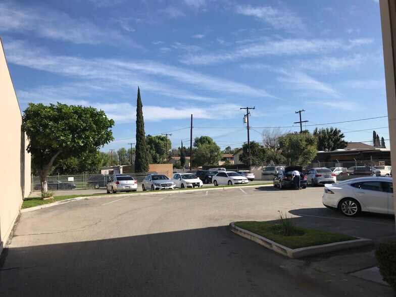 More Photos Of 1149-1163 N Tustin St, Orange General Retail For Lease