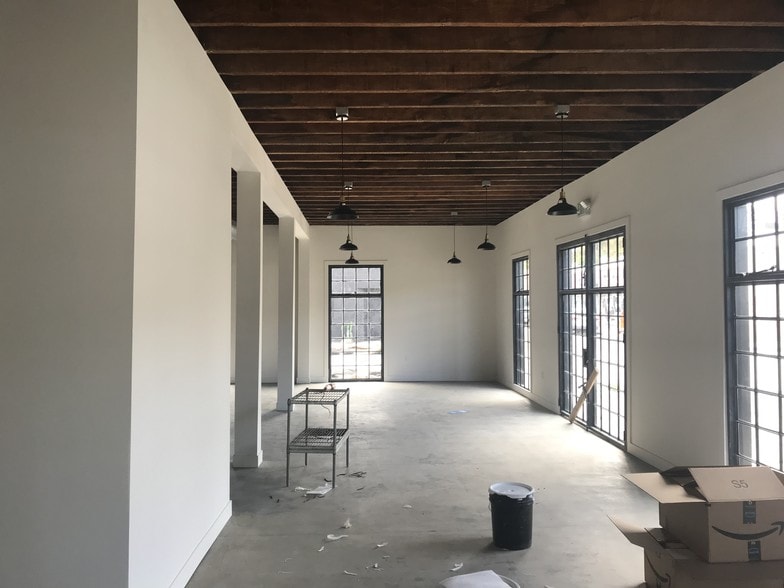 More Photos Of 651 Anderson St, Los Angeles Showroom For Sale