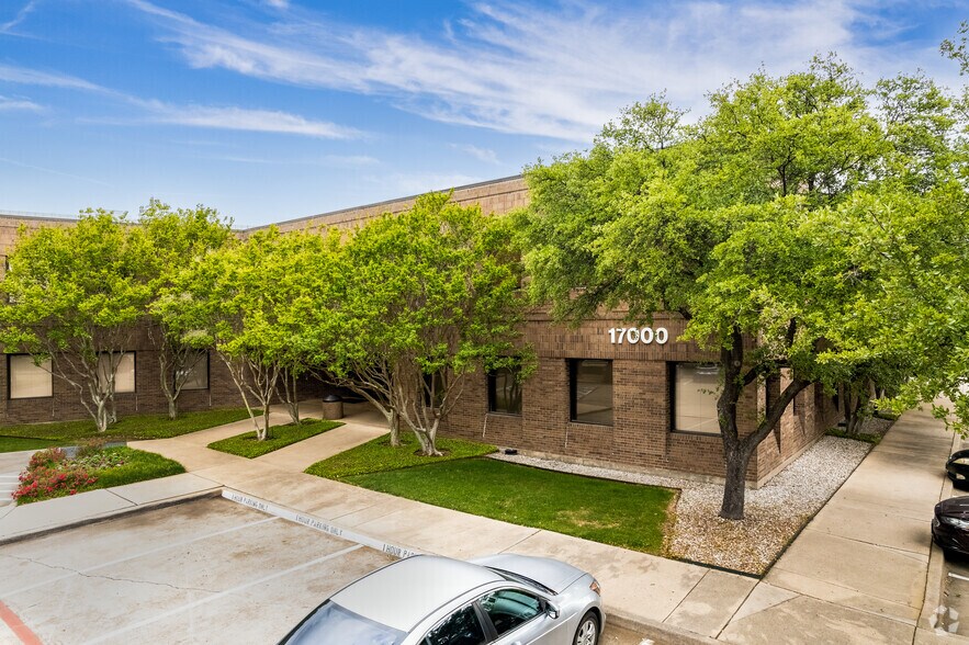 More Photos Of 17000 Dallas Pkwy, Dallas Loft Creative Space For Lease