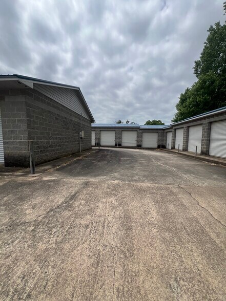 More Photos Of 309 Main St, Rockwell Self Storage For Sale