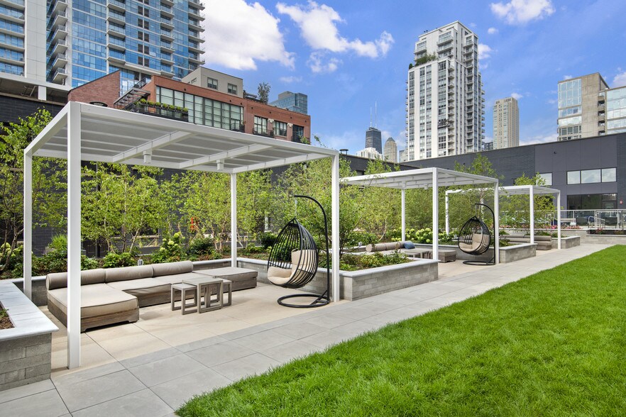 More Photos Of 320 W Illinois St, Chicago Apartments For Lease