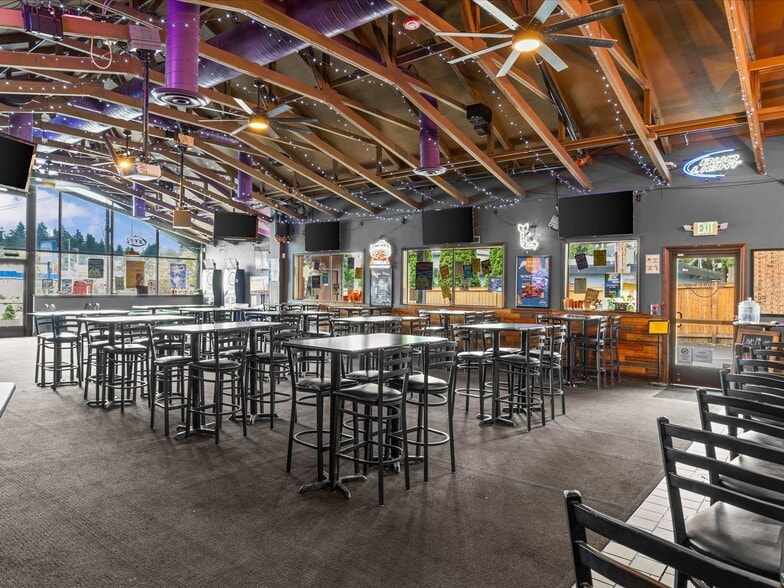 More Photos Of 14417 124th Ave NE, Kirkland Bar For Sale