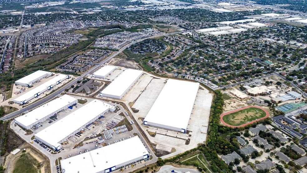 More Photos Of 5327 Eisenhauer Rd, San Antonio Unknown For Lease