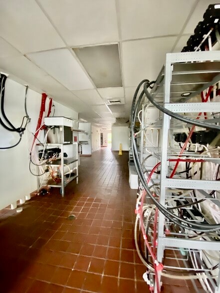 More Photos Of 6767 W Port Arthur Rd, Port Arthur Fast Food For Lease