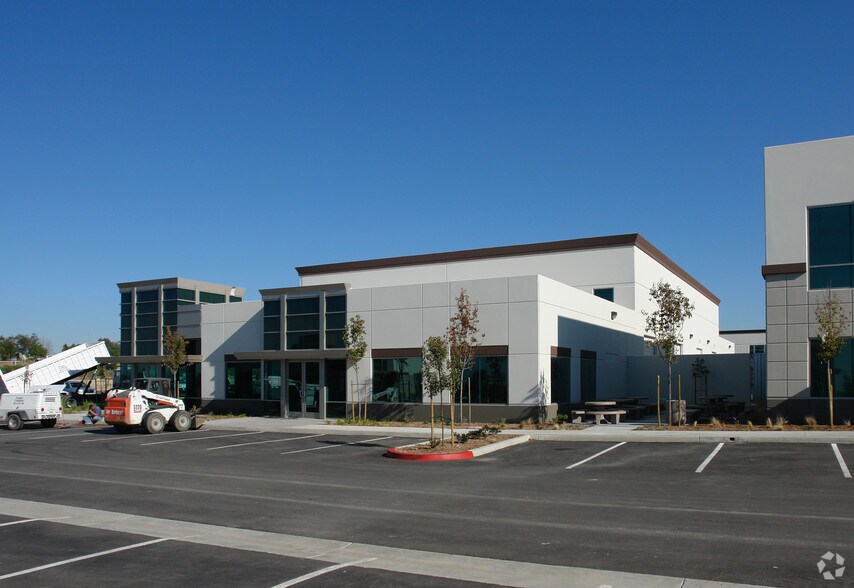 More Photos Of 6128-6130 Innovation Way, Carlsbad Office For Lease
