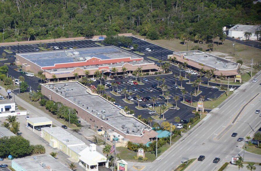 More Photos Of 1638 SE Federal Hwy, Stuart Unknown For Lease