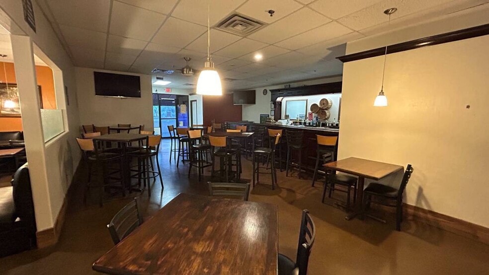 More Photos Of 16758 E Glenbrook Blvd, Fountain Hills Restaurant For Sale