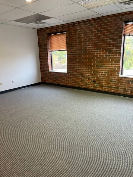 More Photos Of 1410 Vance St, Lakewood Office Residential For Lease