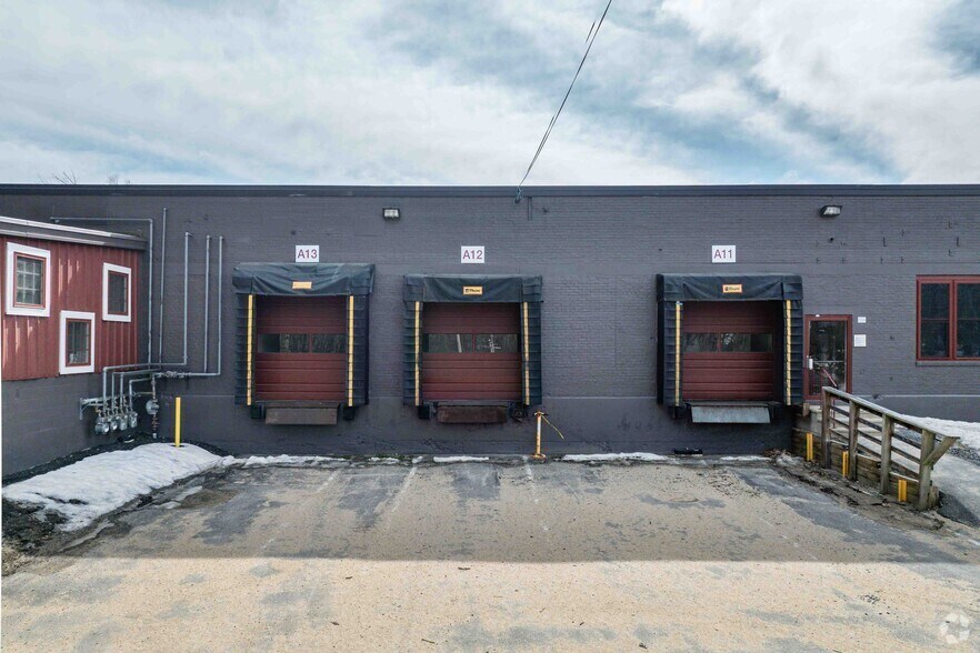 More Photos Of 20 Mill St, Pepperell Manufacturing For Lease