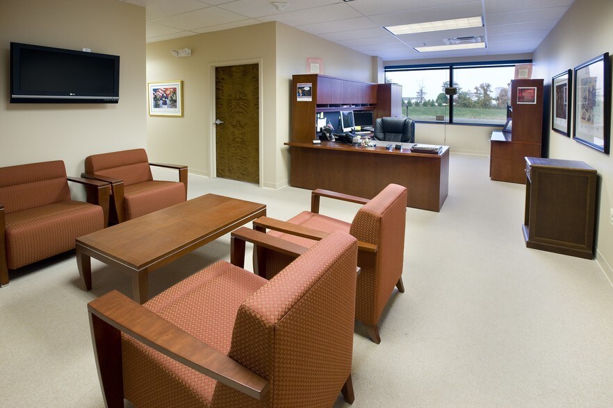 More Photos Of 75 Barrett Heights Rd, Stafford Office For Lease