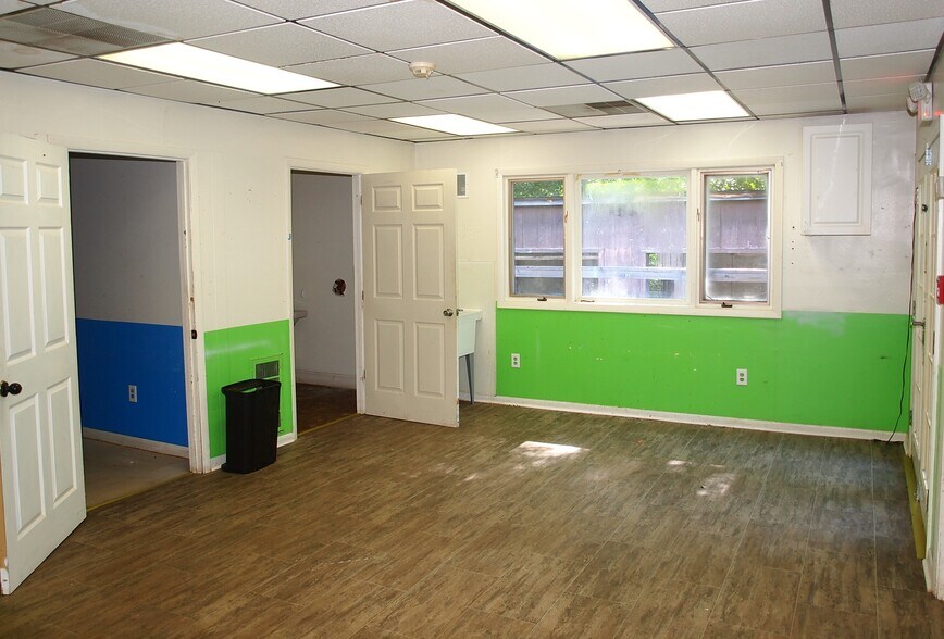 More Photos Of 1521 Sulphur Springs Rd, Waynesville Office For Sale