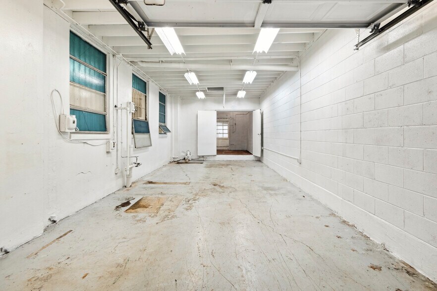 More Photos Of 5325 Canal Blvd, New Orleans General Retail For Sale