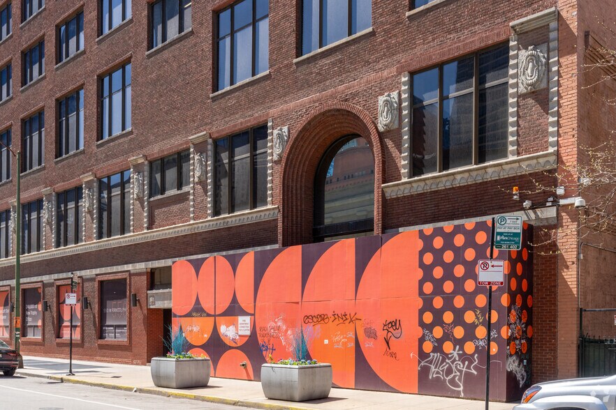 More Photos Of 550 W Randolph St, Chicago Office For Lease