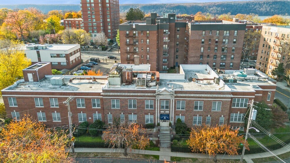 More Photos Of 3 Lehman Ter, Yonkers Congregate Senior Housing For Sale