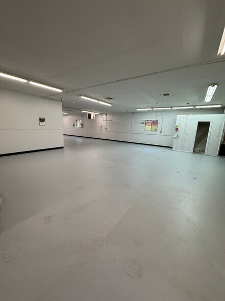 More Photos Of 1777 N Colony Rd, Meriden Warehouse For Lease