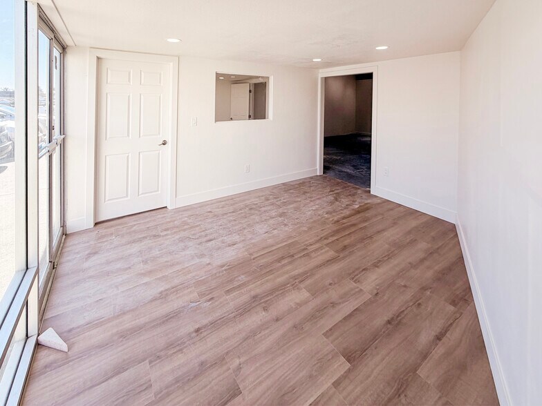 More Photos Of 201-207 Benton Ct, Suisun City Auto Repair For Lease