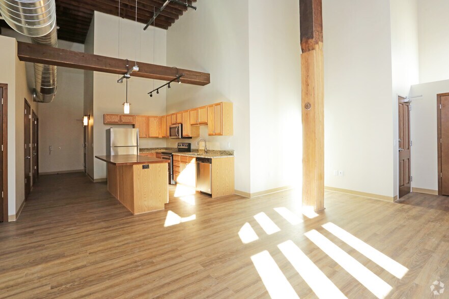 More Photos Of 511 Pershing Ave, Davenport Multifamily For Sale