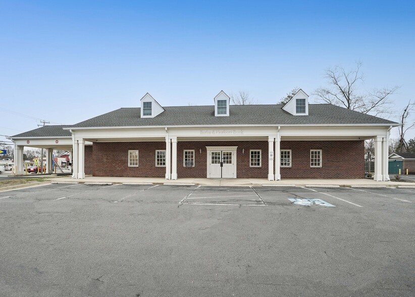 More Photos Of 5519 Franconia Rd, Alexandria Bank For Sale