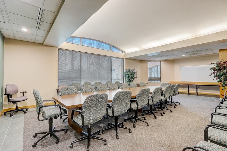 More Photos Of 2820 Walton Commons W, Madison Office For Lease