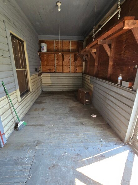 More Photos Of 325 Winslow St, Fayetteville Loft Creative Space For Lease