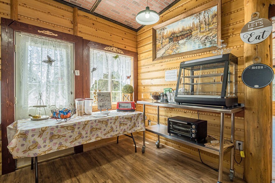 More Photos Of 21221 Baron Lake Dr, Cedaredge Hotel For Sale