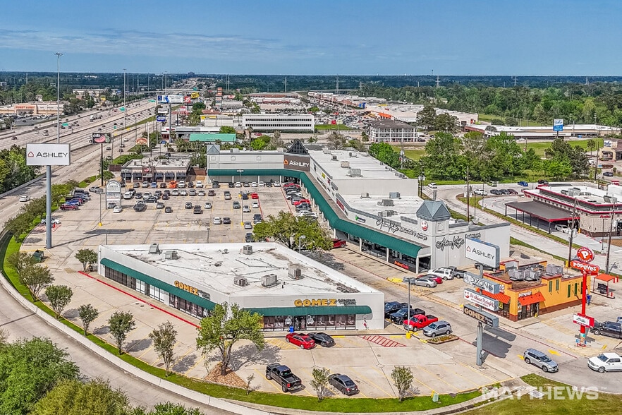 Primary Photo Of 20026-20050 N Highway 59 N, Humble Storefront For Sale