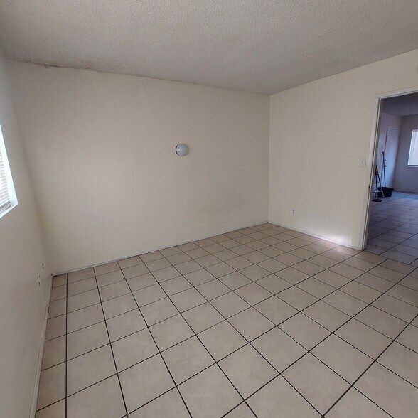 More Photos Of 3877 Menlo Ave, San Diego Apartments For Sale