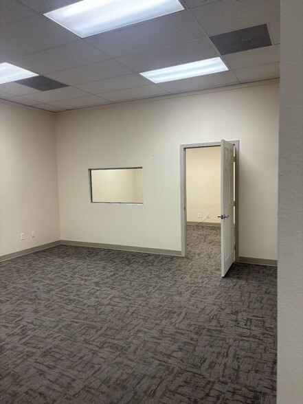 More Photos Of 42402-42442 10th St W, Lancaster Unknown For Lease