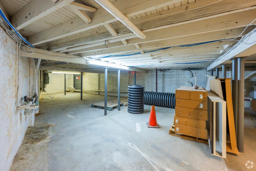 More Photos Of 5340-5346 Merrick Rd, Massapequa Storefront Retail Residential For Sale