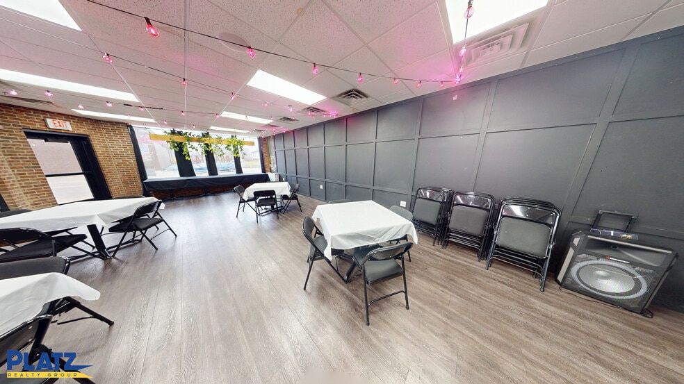 More Photos Of 439 E Market St, Warren Restaurant For Sale