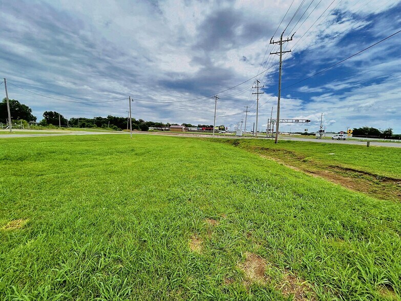 More Photos Of 120 W Peak Blvd, Muskogee Freestanding For Sale