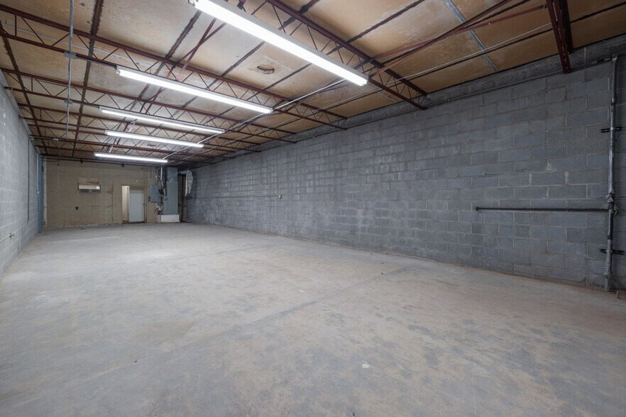 More Photos Of 623-627 Pine St, Abilene Storefront For Sale