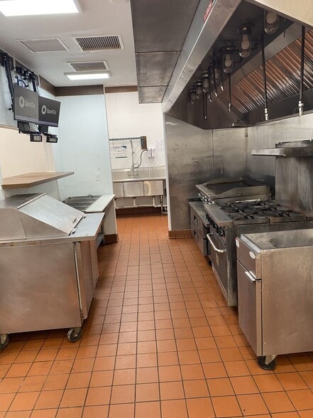 More Photos Of 219 Myrtle Ave, Carolina Beach Restaurant For Lease
