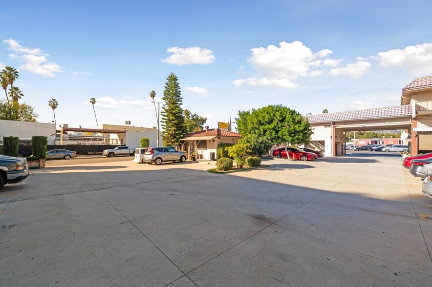 More Photos Of 2156 E Colorado Blvd, Pasadena Hotel For Sale