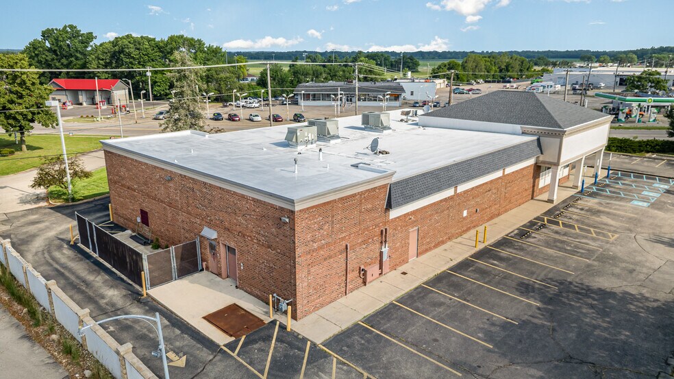 More Photos Of 900 N Broad St, Fairborn Freestanding For Lease