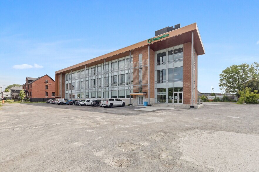 More Photos Of 15 Boul Gréber, Gatineau Office For Sale