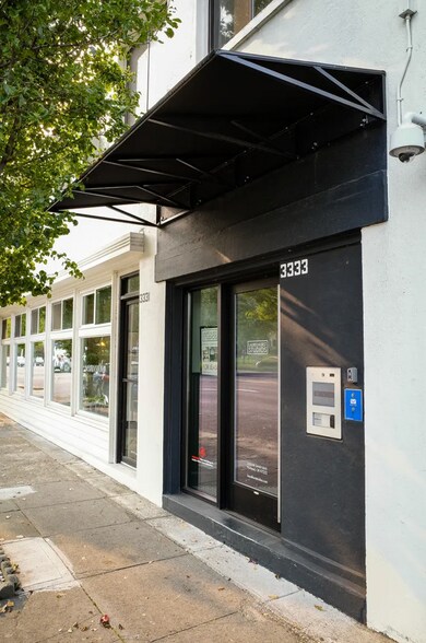 More Photos Of 3331 NE Sandy Blvd, Portland Storefront Retail Office For Lease