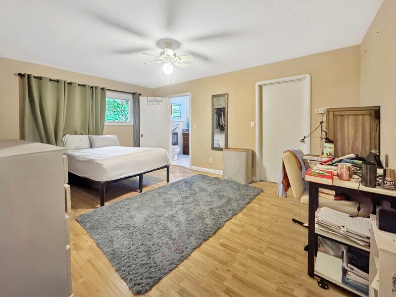 More Photos Of 7736 Sugar Dr, Huntington Beach Apartments For Sale