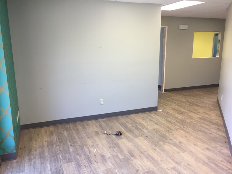 More Photos Of 100 Park Gate Ext, Tupelo Office For Lease