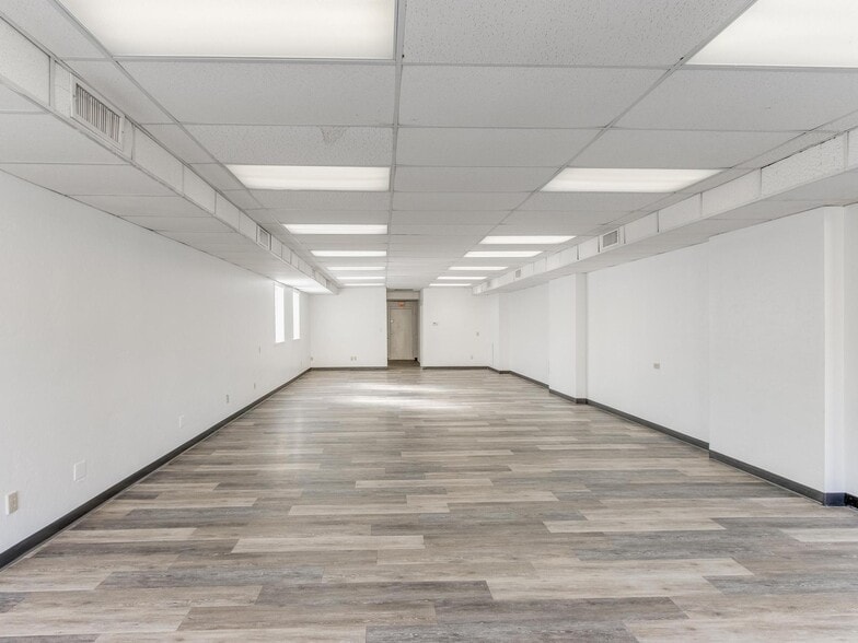 More Photos Of 120 Thompson Dr, Norman Storefront For Lease