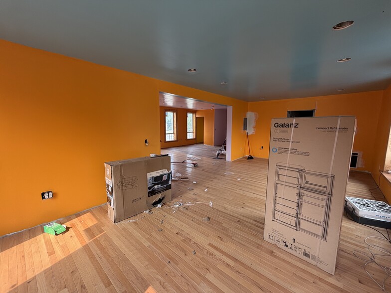 More Photos Of 230 Reynolds St, Rochester Flex For Sale