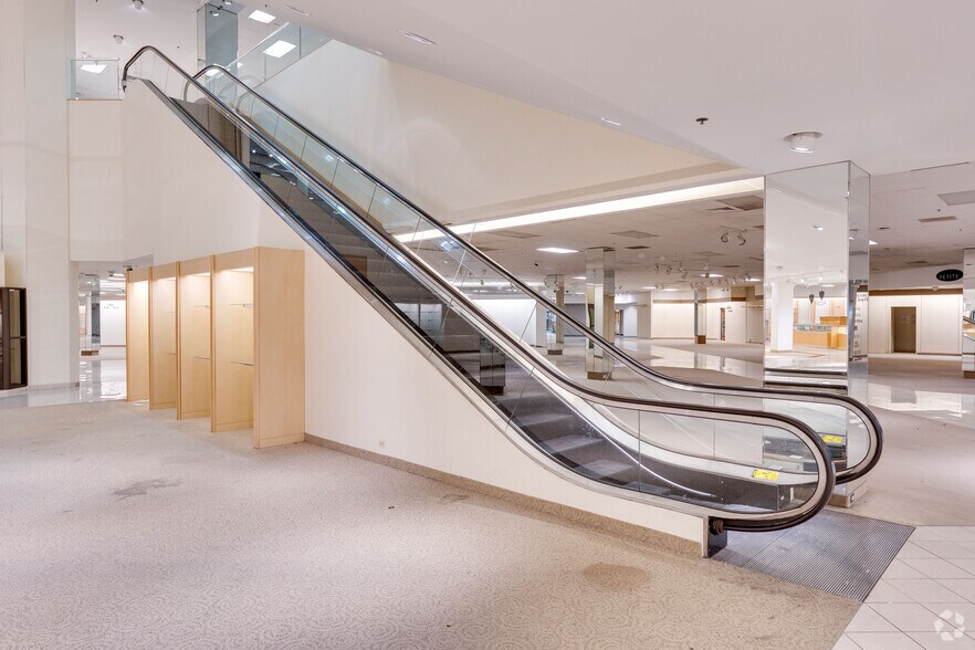 More Photos Of 3340 Mall Loop Dr, Joliet Department Store For Sale