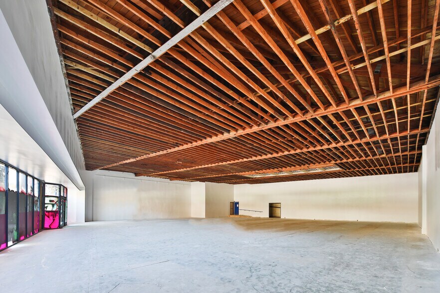 More Photos Of 3600 W Sunset Blvd, Los Angeles Storefront For Lease