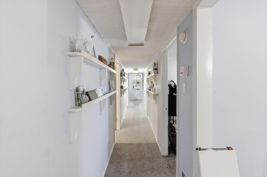 More Photos Of 823 NE 5th St, Crystal River Office For Sale