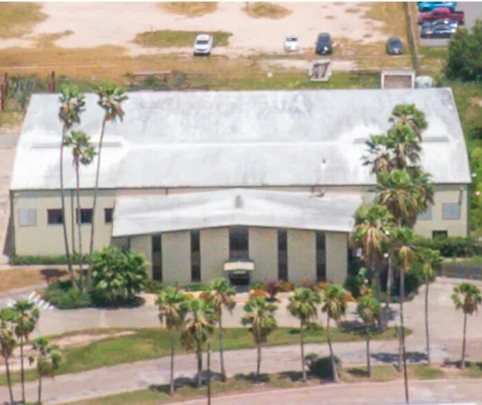 More Photos Of 2001 Industrial Way, San Benito Warehouse For Lease