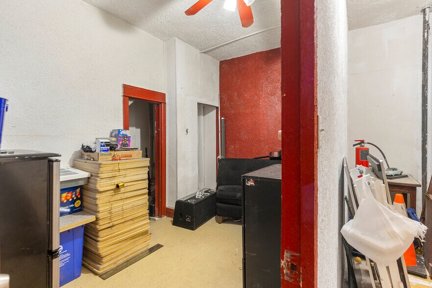 More Photos Of 2111 Germantown Ave, Philadelphia Bar For Sale